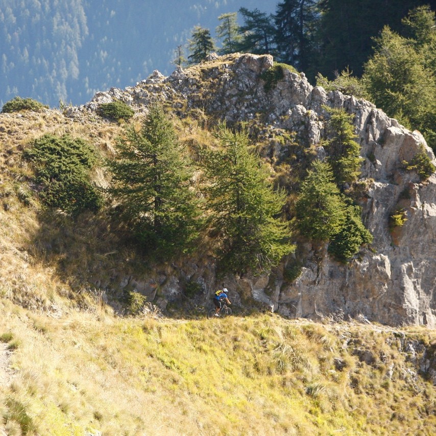 séjour vtt enduro dans le mercantour, fabuleuse traversée des alpes à vtt