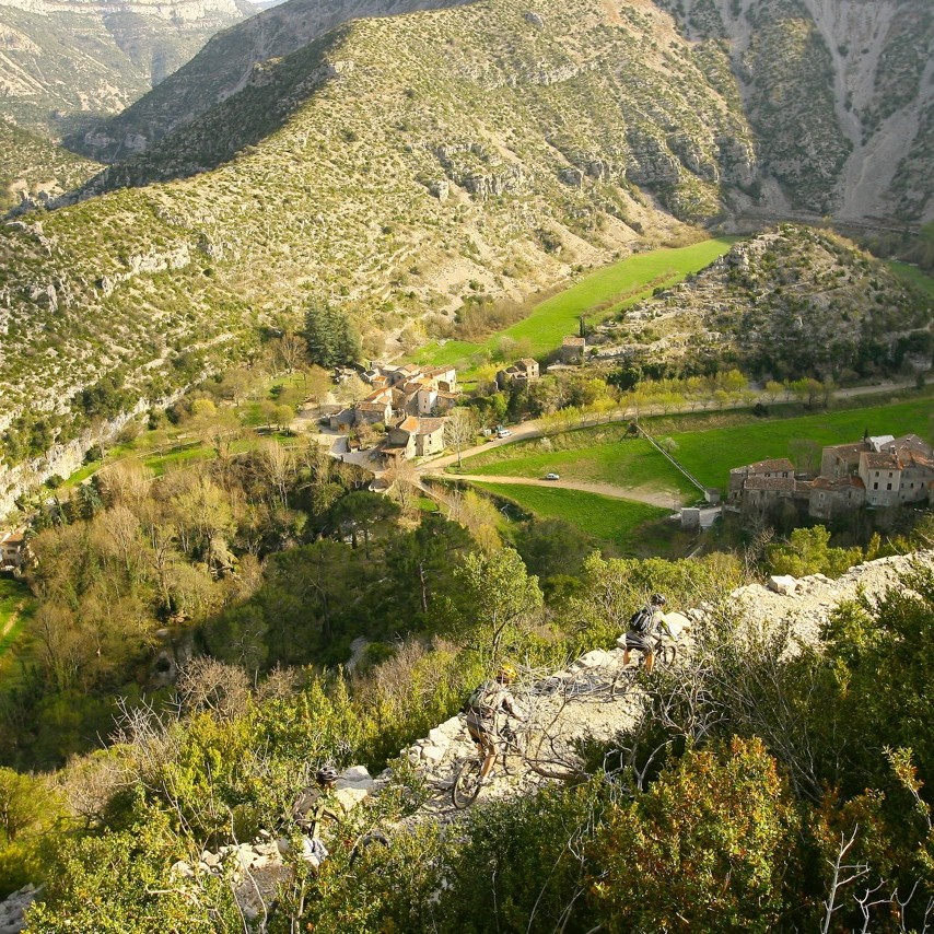 grande traversée du massif central, cévennes à la mer