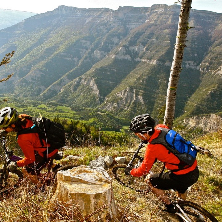 séjour vtt dans le diois, grande traversée vtt du vercors, Grande traversée du Vercors, Enduro Trip® Pays Diois, la bonne étoile du Diois, le Gratin dauphinois à vtt, séjour vtt enduro dans le diois