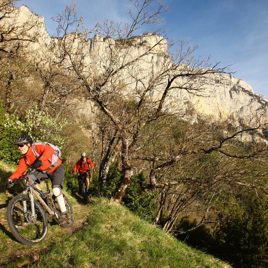 séjour vtt dans le diois, grande traversée vtt du vercors, Grande traversée du Vercors, Enduro Trip® Pays Diois, la bonne étoile du Diois, le Gratin dauphinois à vtt, séjour vtt enduro dans le diois