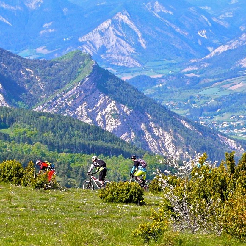 séjour vtt dans le diois, Grande traversée du Vercors, Enduro Trip® Pays Diois, la bonne étoile du Diois, le Gratin dauphinois à vtt, séjour vtt enduro dans le diois