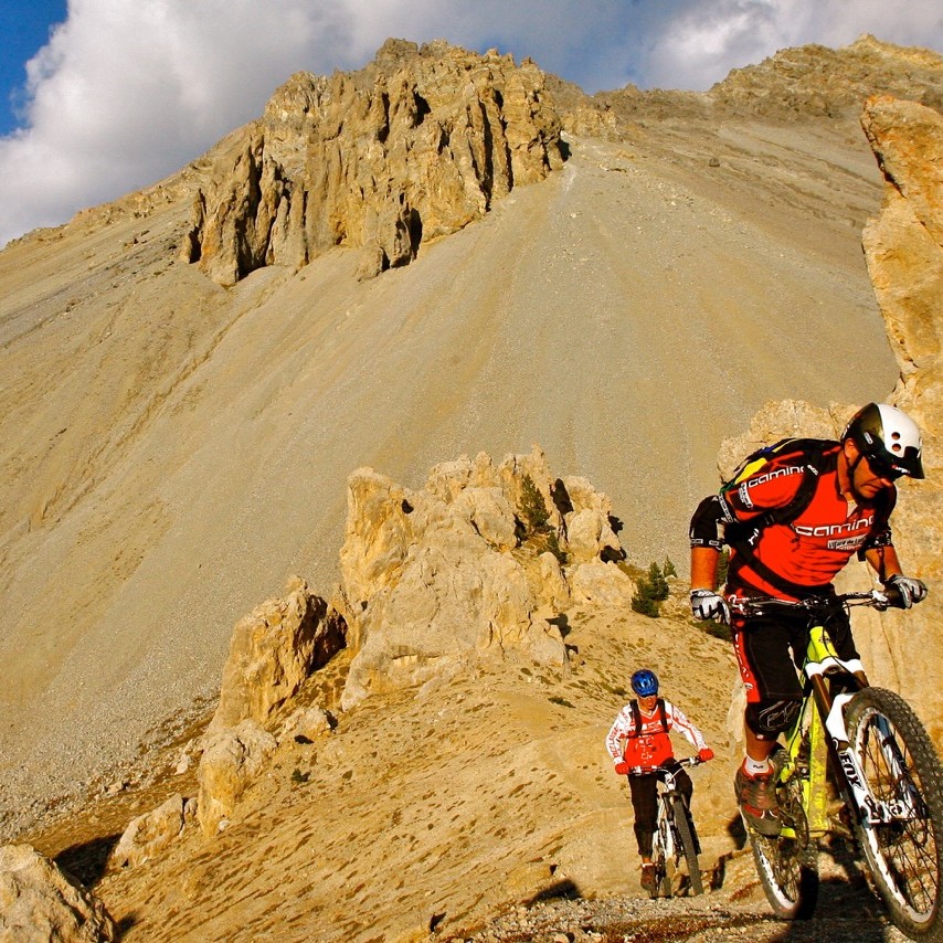 tour vtt du queyras, grande traversée vtt des hautes alpes, traverséee vtt des alpes, Fabuleuse traversée des Alpes, Grande traversée des Hautes Alpes, tour vtt du Queyras, Séjour vtt enduro dans le Queyras, Enduro Trip Queyras, Queyrastafary, Grande traversée des Hautes-Alpes