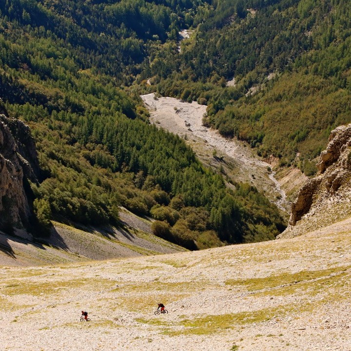 séjour vtt enduro dans le dévoluy, grande traversée vtt des hautes alpes, traverséee vtt des alpes, Fabuleuse traversée des Alpes, Grande traversée des Hautes Alpes, La bonne étoile du Dévoluy, Enduro Trip® Dévoluy, Grande traversée des Hautes-Alpes, Enduro Trip® Dévoluy, Grande traversée des Hautes-Alpes