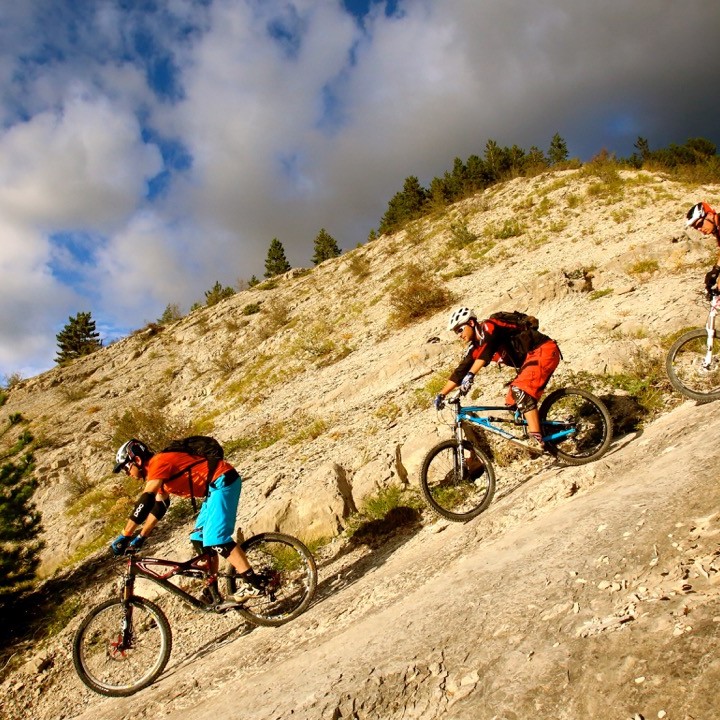 séjour vtt enduro dans le dévoluy, grande traversée vtt des hautes alpes, traverséee vtt des alpes, Fabuleuse traversée des Alpes, Grande traversée des Hautes Alpes, La bonne étoile du Dévoluy, Enduro Trip® Dévoluy, Grande traversée des Hautes-Alpes, Enduro Trip® Dévoluy, Grande traversée des Hautes-Alpes