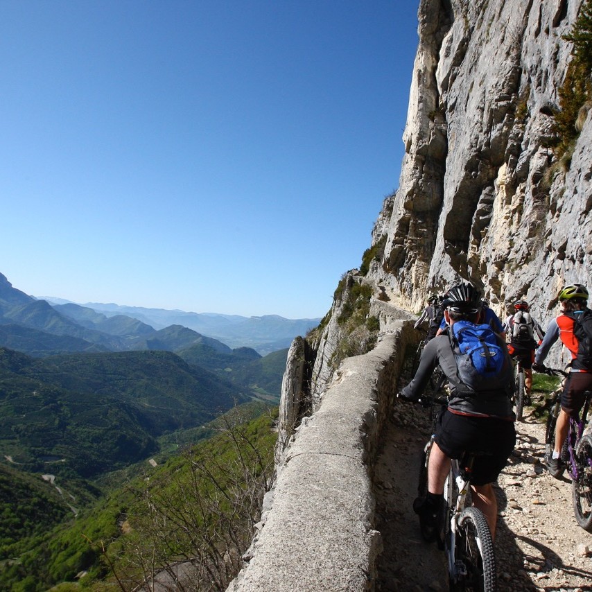 séjour vtt dans le diois, grande traversée vtt du vercors, Grande traversée du Vercors, Enduro Trip® Pays Diois, la bonne étoile du Diois, le Gratin dauphinois à vtt, séjour vtt enduro dans le diois