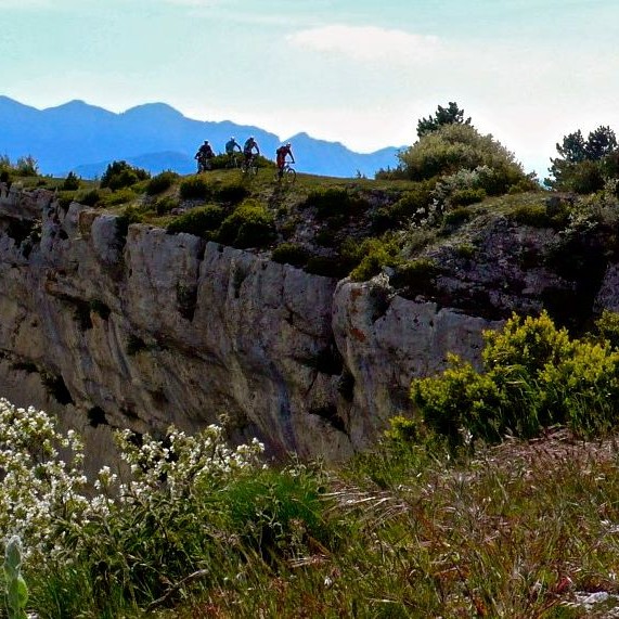 séjour vtt dans le diois, Grande traversée du Vercors, Enduro Trip® Pays Diois, la bonne étoile du Diois, le Gratin dauphinois à vtt, séjour vtt enduro dans le diois