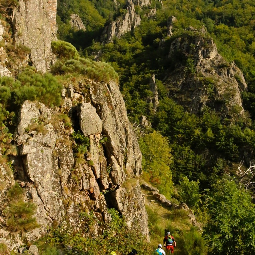 séjour vtt en haute loire, séjour vtt en Haute-Loire, raid vtt grande traversée de l'Ardèche, grande traversée du Massif central, la bonne étoile du Velay