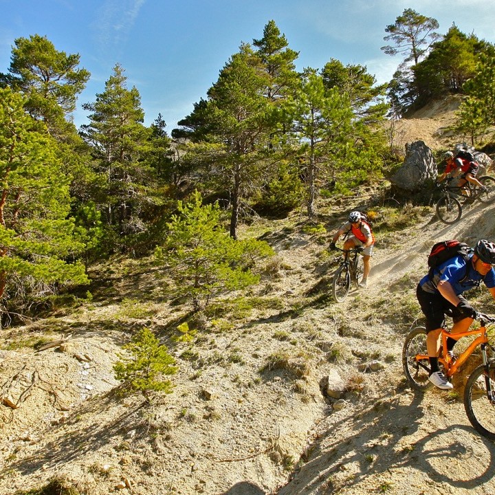 séjour vtt dans le diois, grande traversée vtt du vercors, Grande traversée du Vercors, Enduro Trip® Pays Diois, la bonne étoile du Diois, le Gratin dauphinois à vtt, séjour vtt enduro dans le diois