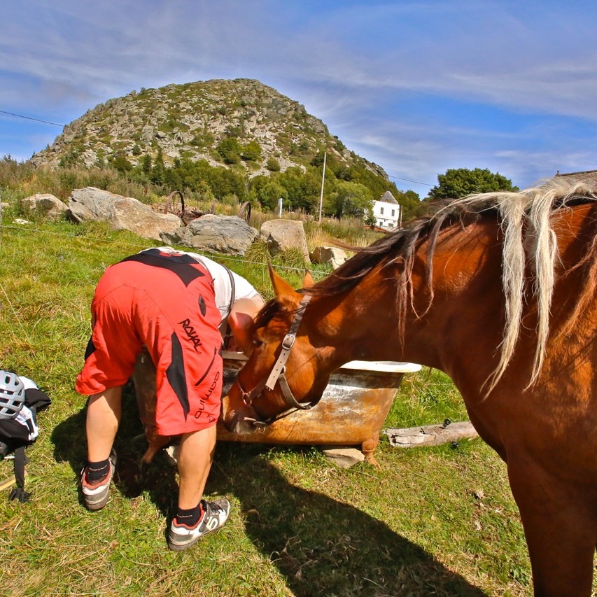 séjour vtt en haute loire, séjour vtt en Haute-Loire, raid vtt grande traversée de l'Ardèche, grande traversée du Massif central, la bonne étoile du Velay