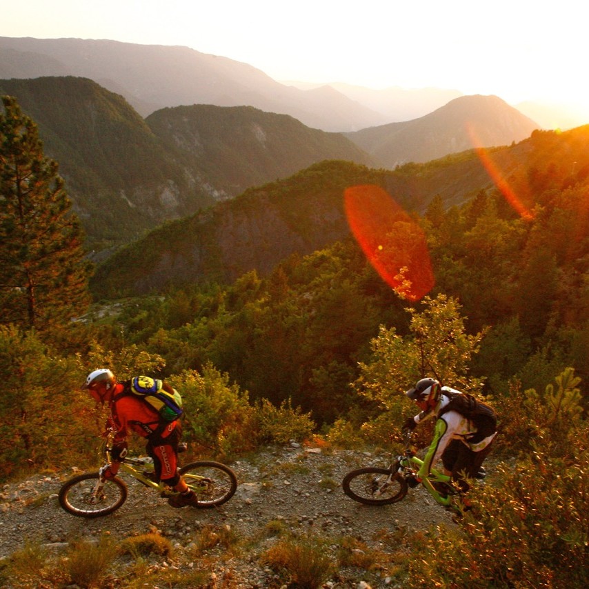 séjour vtt enduro dans le mercantour, traversée vtt des Alpes Fabuleuse traversée des Alpes, Enduro Trip® Mercantour