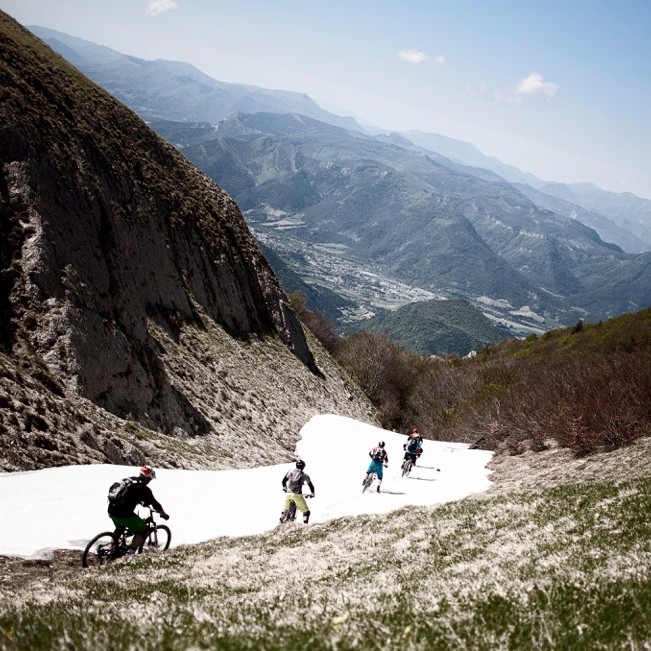 séjour vtt dans le diois, grande traversée vtt du vercors, Grande traversée du Vercors, Enduro Trip® Pays Diois, la bonne étoile du Diois, le Gratin dauphinois à vtt, séjour vtt enduro dans le diois