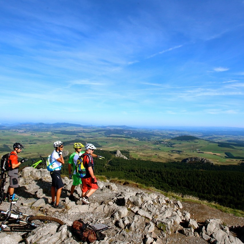 séjour vtt en haute loire, séjour vtt en Haute-Loire, raid vtt grande traversée de l'Ardèche, grande traversée du Massif central, la bonne étoile du Velay