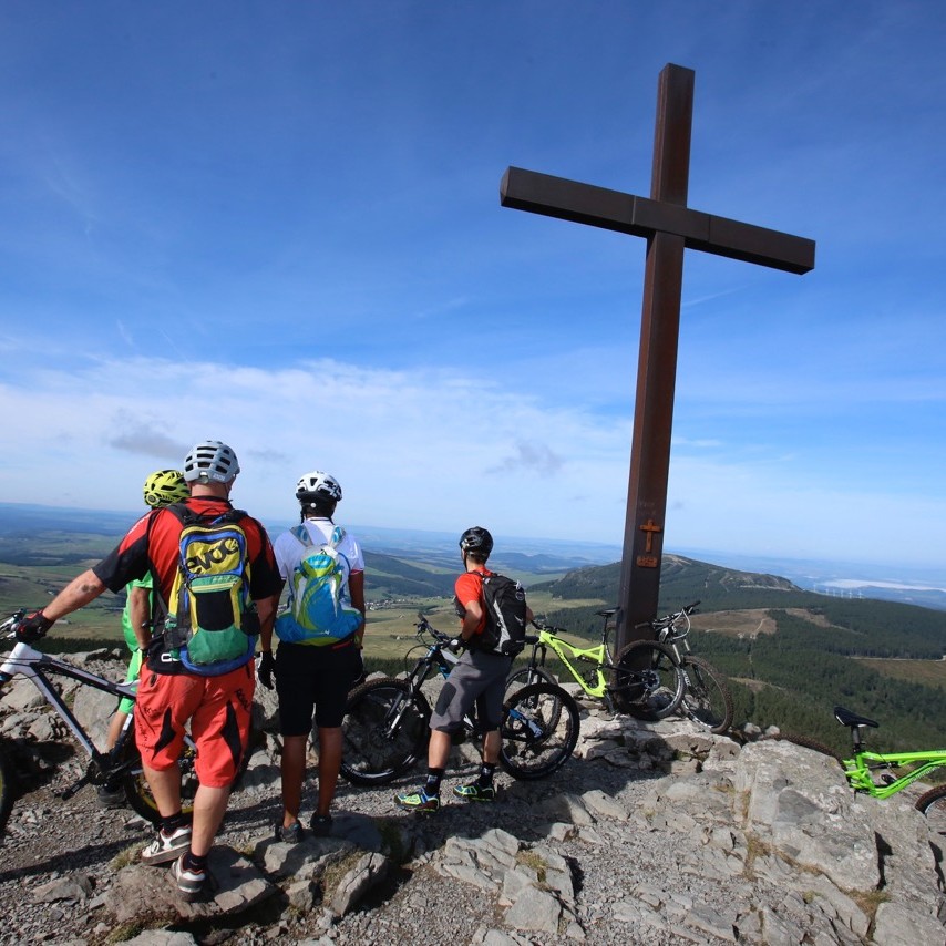 séjour vtt en haute loire, séjour vtt en Haute-Loire, raid vtt grande traversée de l'Ardèche, grande traversée du Massif central, la bonne étoile du Velay