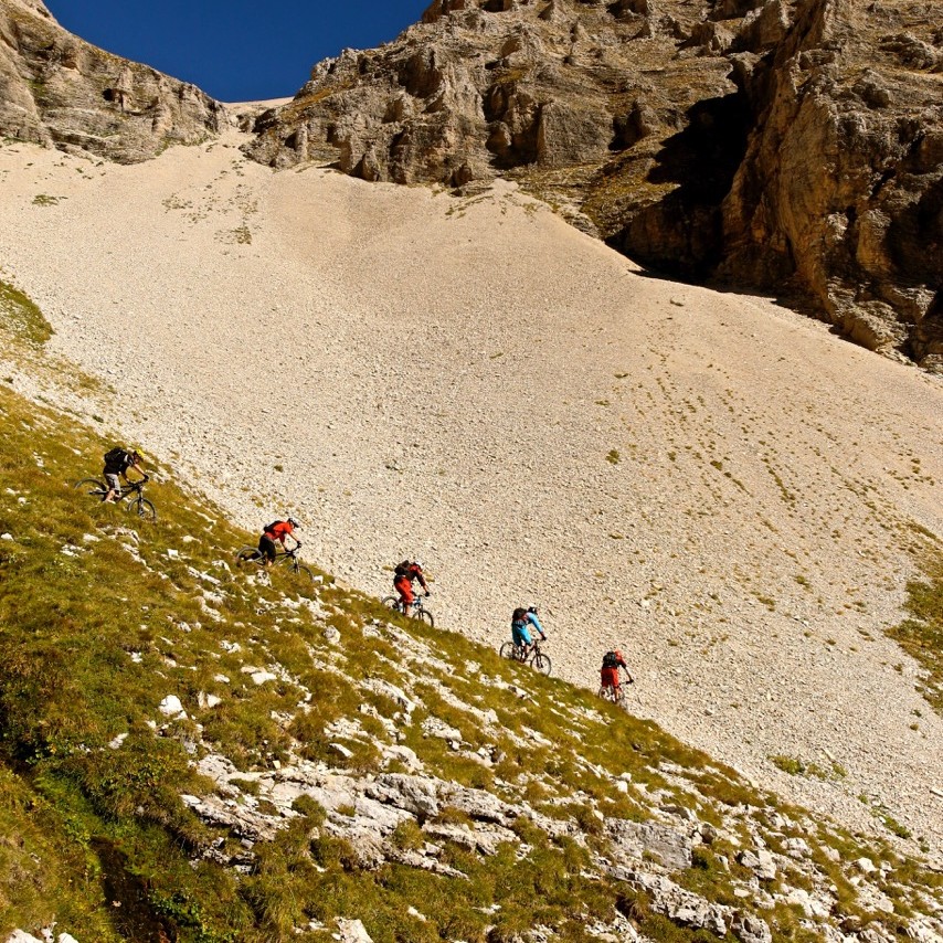 séjour vtt enduro dans le dévoluy, grande traversée vtt des hautes alpes, traverséee vtt des alpes, Fabuleuse traversée des Alpes, Grande traversée des Hautes Alpes, La bonne étoile du Dévoluy, Enduro Trip® Dévoluy, Grande traversée des Hautes-Alpes, Enduro Trip® Dévoluy, Grande traversée des Hautes-Alpes