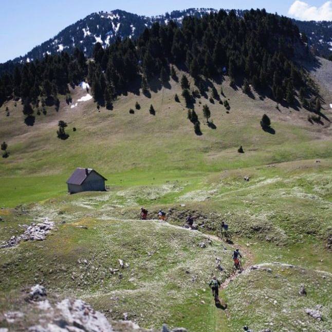 séjour vtt dans le diois, grande traversée vtt du vercors, Grande traversée du Vercors, Enduro Trip® Pays Diois, la bonne étoile du Diois, le Gratin dauphinois à vtt, séjour vtt enduro dans le diois