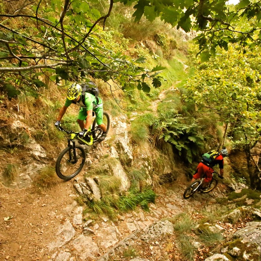 séjour vtt en haute loire, séjour vtt en Haute-Loire, raid vtt grande traversée de l'Ardèche, grande traversée du Massif central, la bonne étoile du Velay