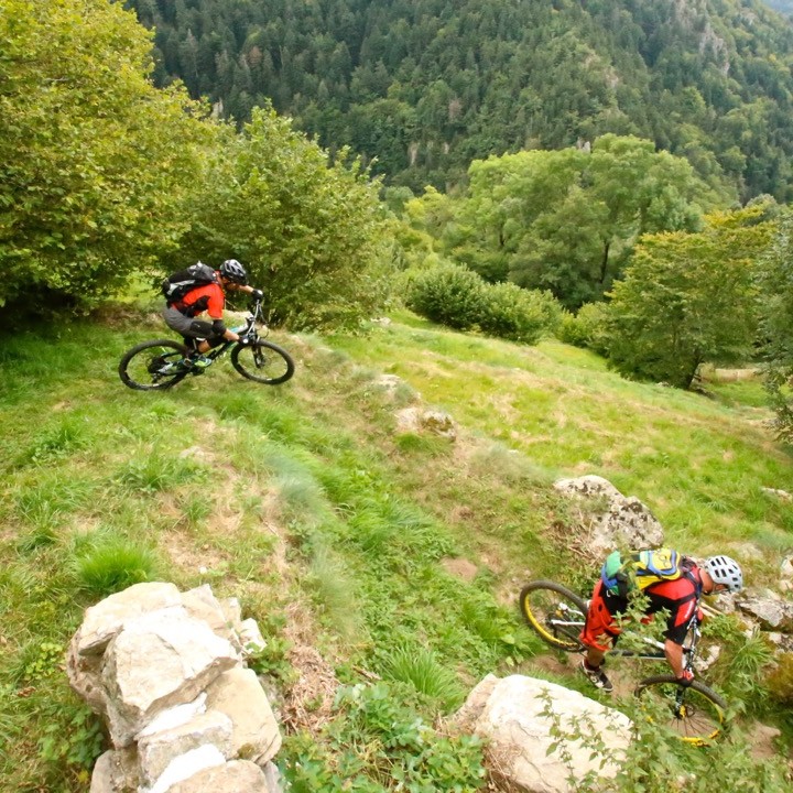 séjour vtt en haute loire, séjour vtt en Haute-Loire, raid vtt grande traversée de l'Ardèche, grande traversée du Massif central, la bonne étoile du Velay